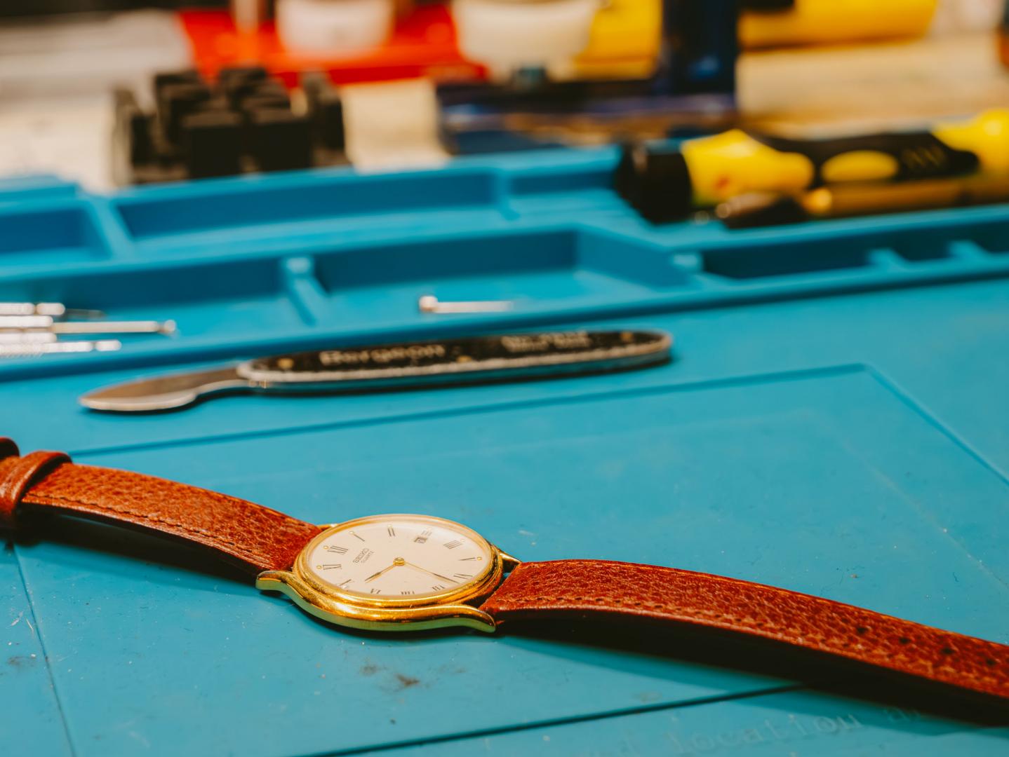 Bracelet replacement in Brest